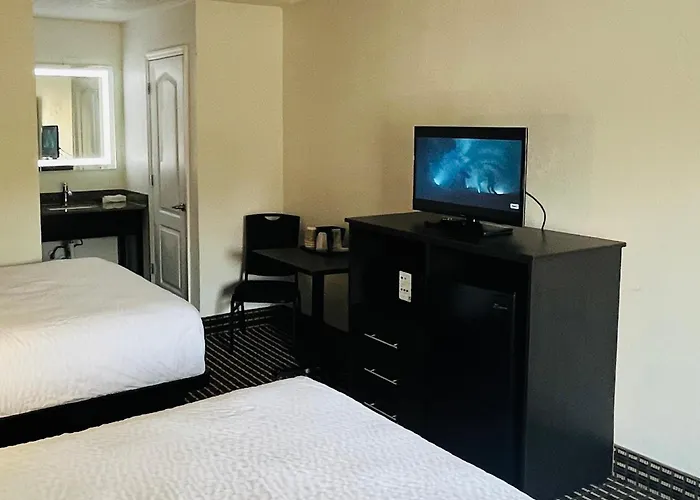 Clarion Inn & Suites Kissimmee-Lake Buena Vista South